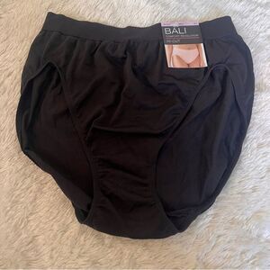 Bali Black Comfort Revolution Hi-Cut Briefs Size 6/7 NEW
